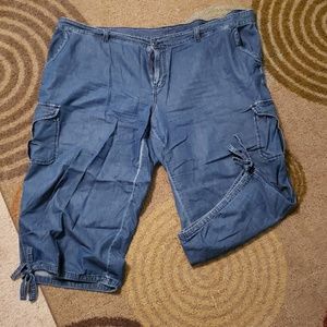 Lightweight denim capris